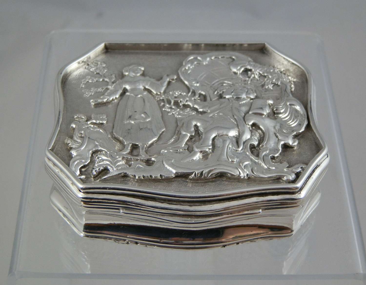 A George IV silver table snuff box by Joseph Wilmore