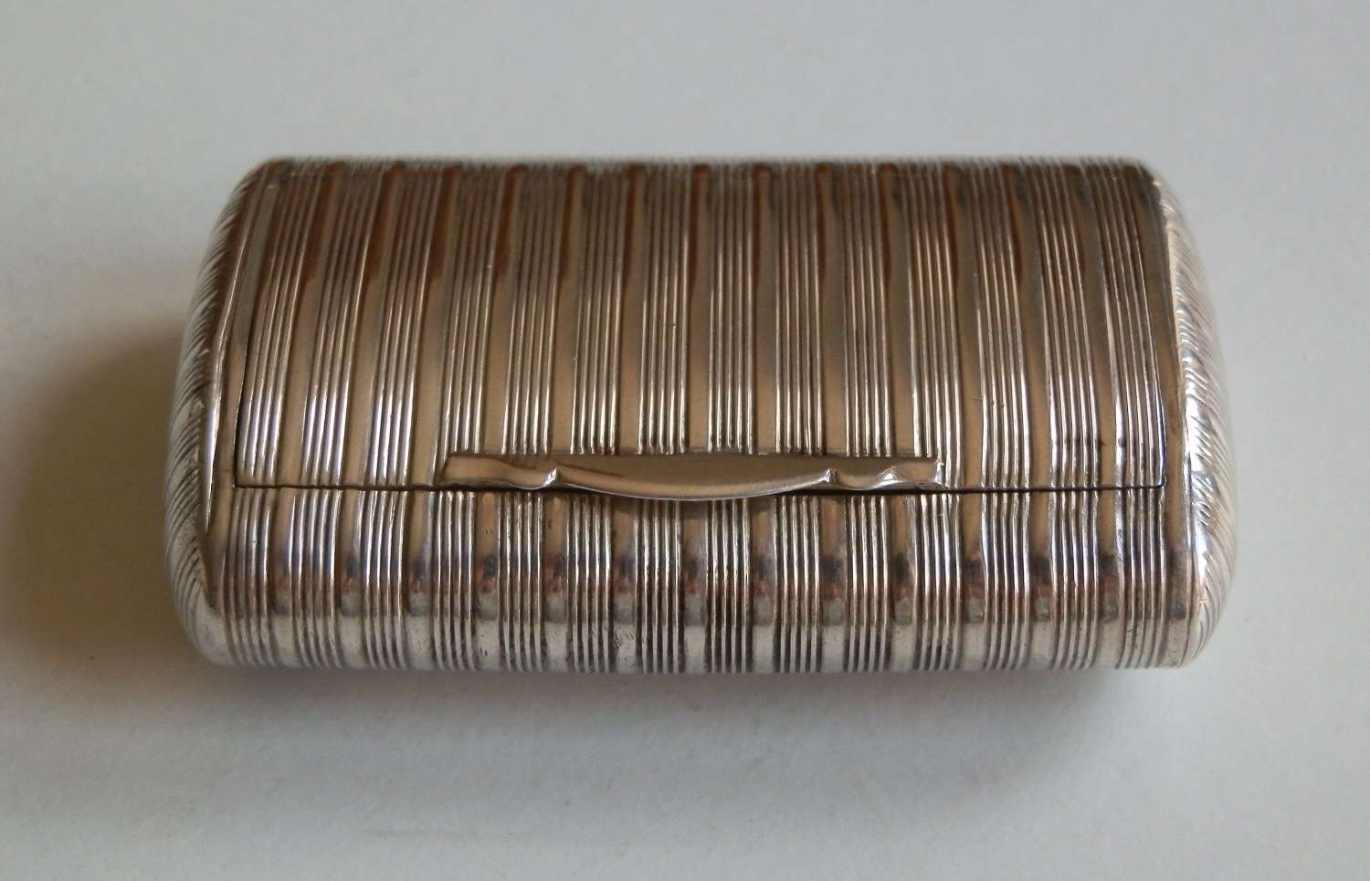 A George III ribbed silver snuff box, John Shaw, 1812