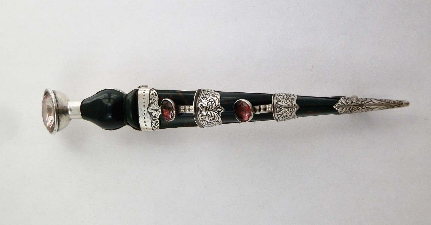 Victorian silver and agate kilt pin, c.1880