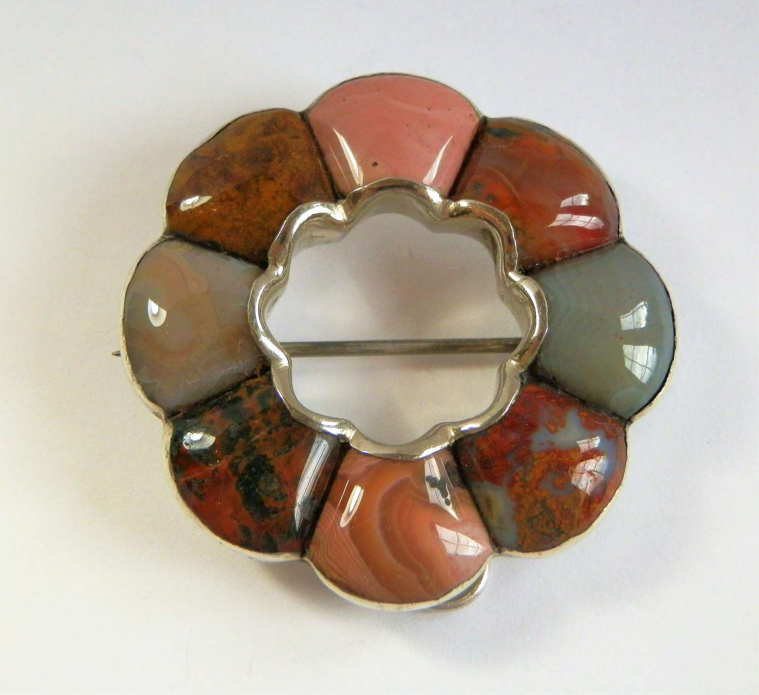 Victorian Scottish silver and agate brooch, c.1880