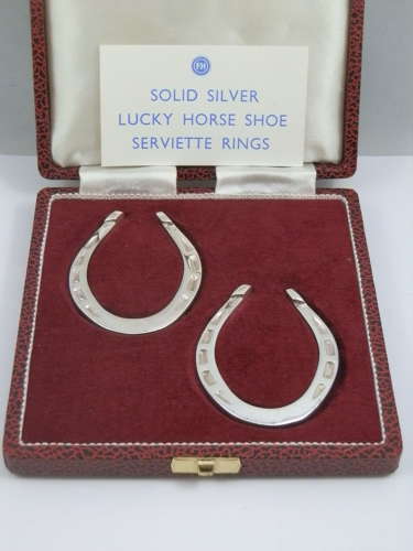 A pair of silver horseshoe napkin rings, Sheffield 1973