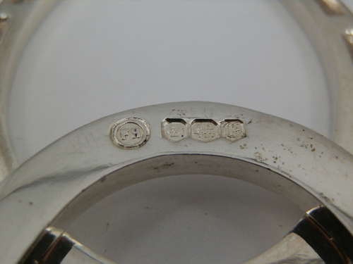 A pair of silver horseshoe napkin rings, Sheffield 1973