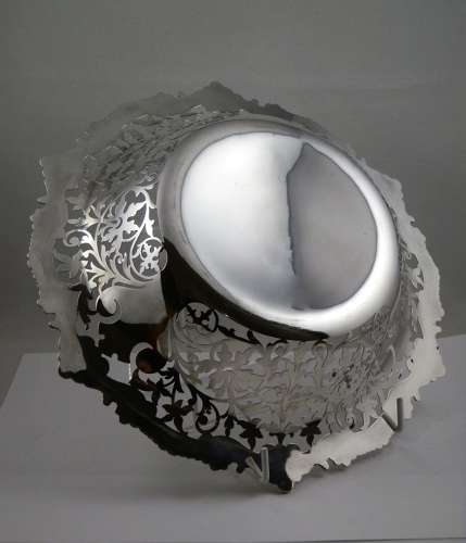 George V cased silver fruit basket, Sheffield 1914