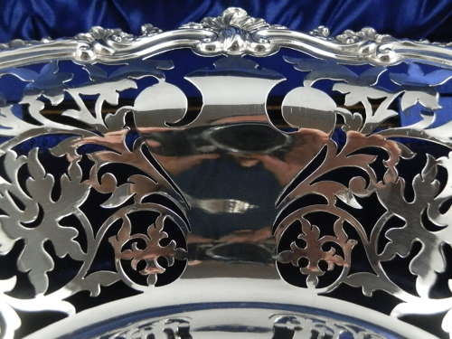 George V cased silver fruit basket, Sheffield 1914