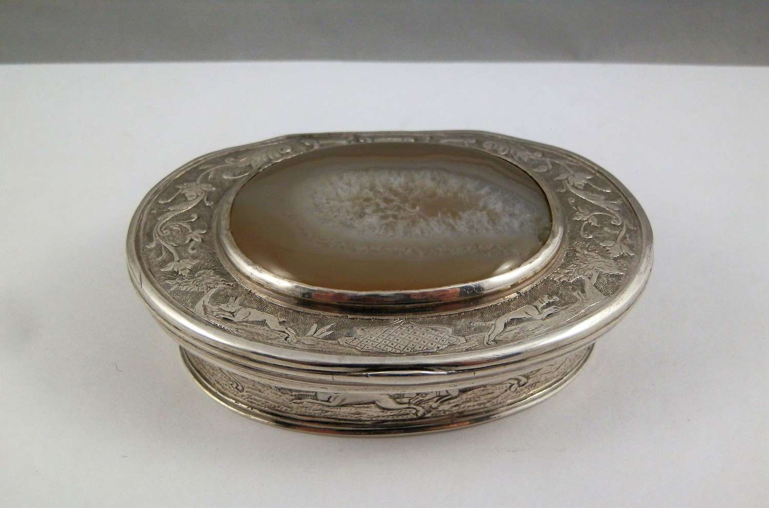 Scottish silver and agate snuff box c. 1750