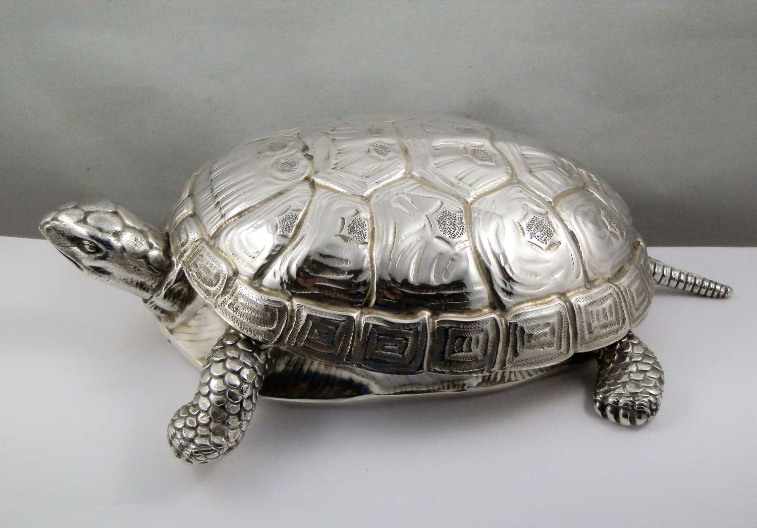 Italian silver tortoise box, by Fasano, Torino 1971