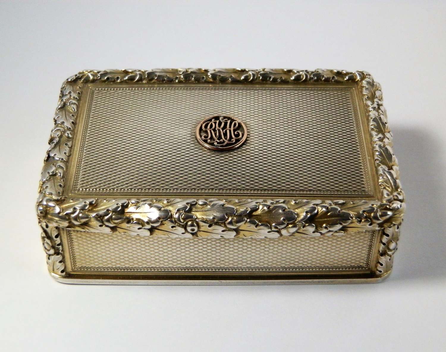 William IV silver gilt snuff box, London 1828