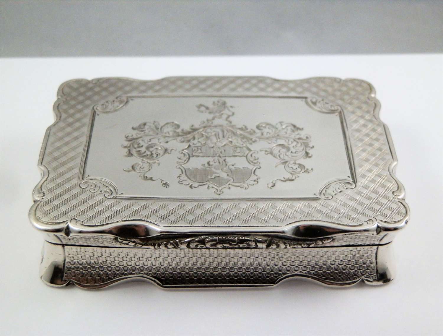 Victorian table silver snuff box, Nathaniel Mills, 1847