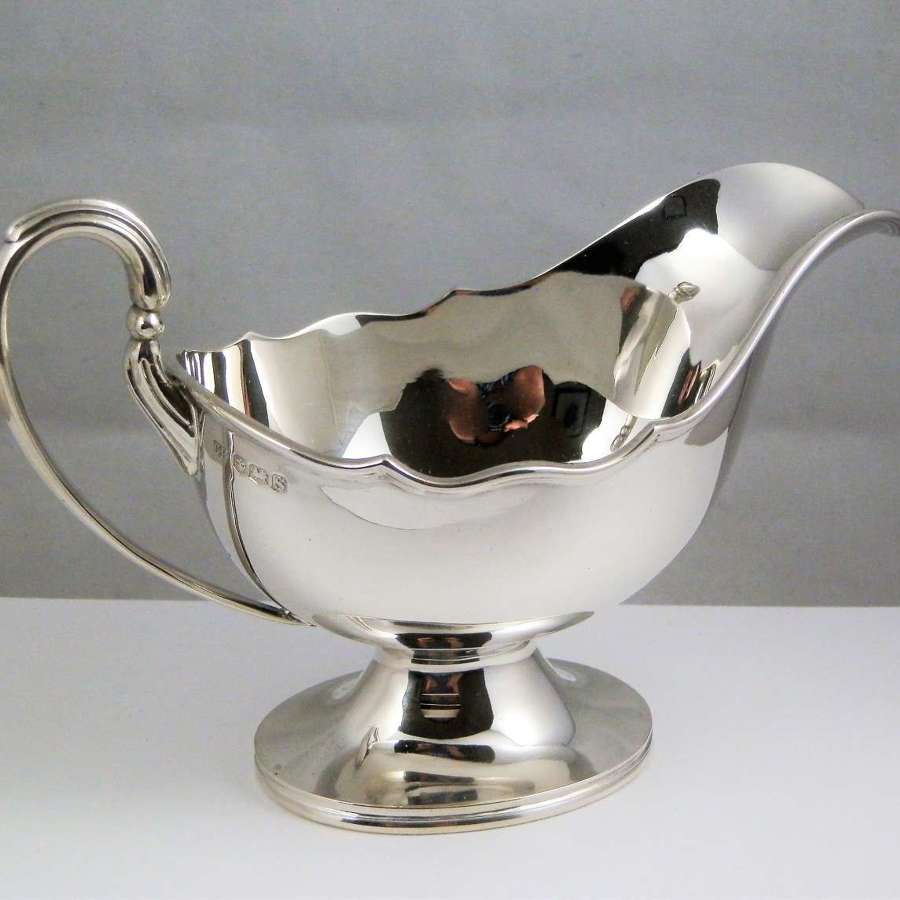 George V silver cream jug, Harrison Bros. Sheffield 1935