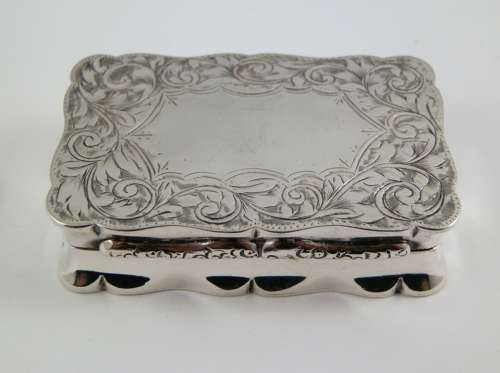 An Edwardian silver snuff box by Joseph Gloster, Birmingham 1903