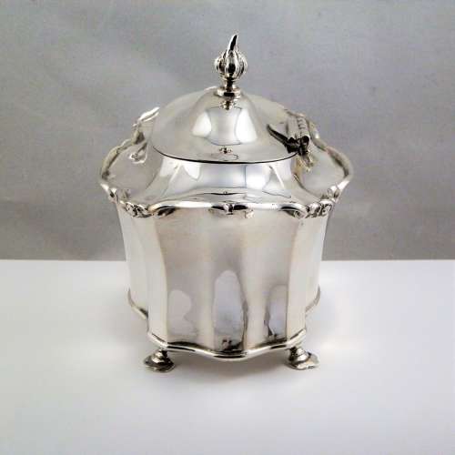 Edwardian Chester silver tea caddy, Nathan and Hayes 1905