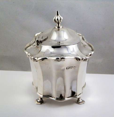 Edwardian Chester silver tea caddy, Nathan and Hayes 1905