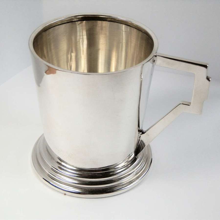 An Art Deco silver cup or mug, Saunders & McKenzie, 1920