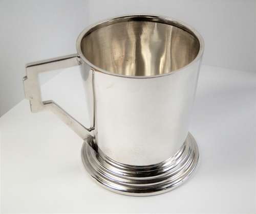 An Art Deco silver cup or mug, Saunders & McKenzie, 1920