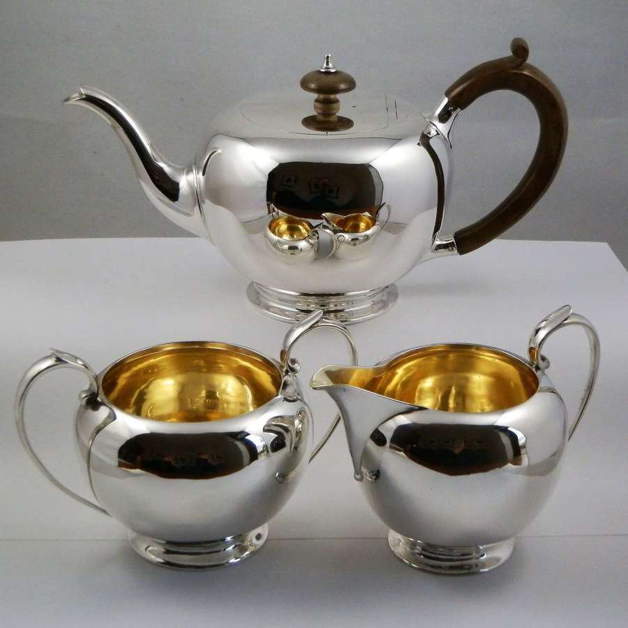 A George V silver three piece tea set, London 1919