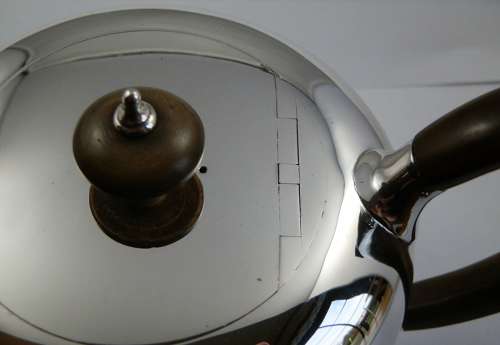 A George V silver three piece tea set, London 1919