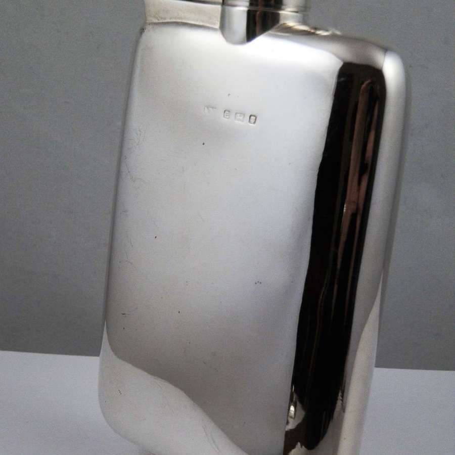 George IV silver hip flask, London 1940