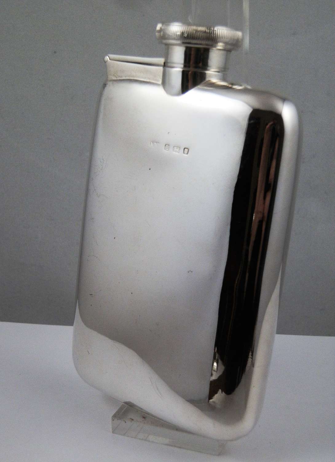 George IV silver hip flask, London 1940