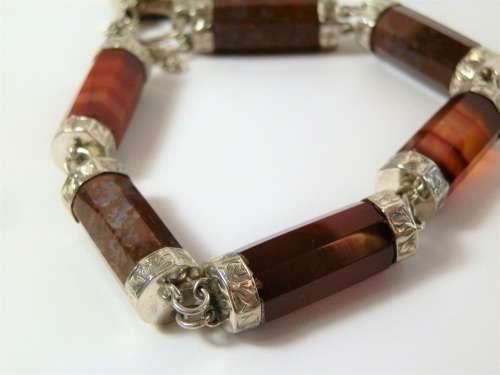 A Victorian Scottish silver and agate bracelet, c.1880