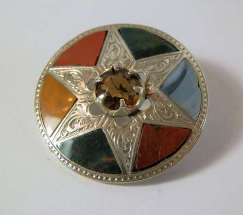 A Victorian Scottish silver and agate brooch, c 1880
