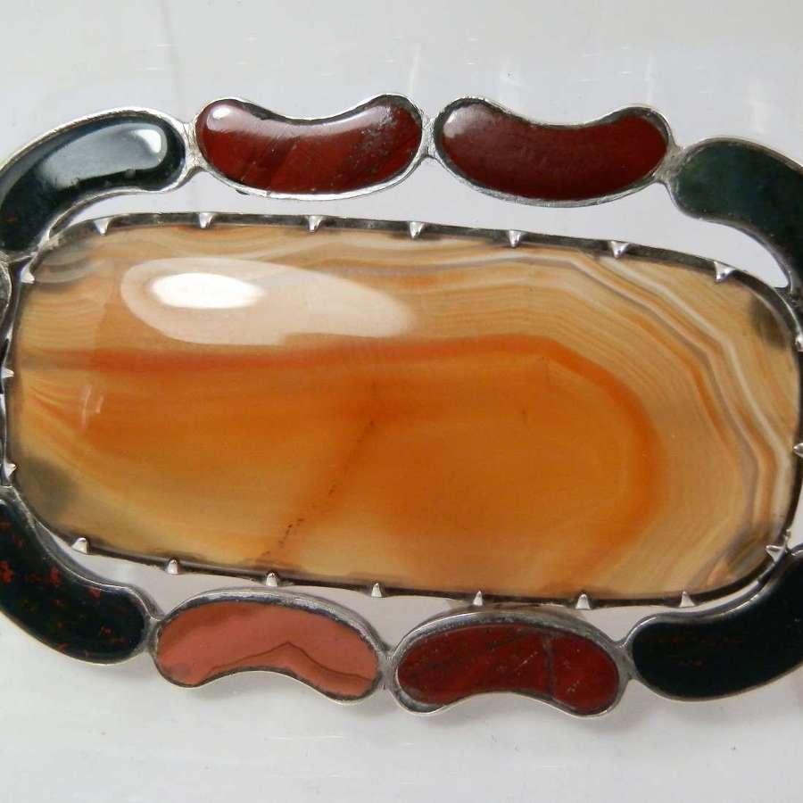 Victorian Scottish silver and agate brooch, c.1880