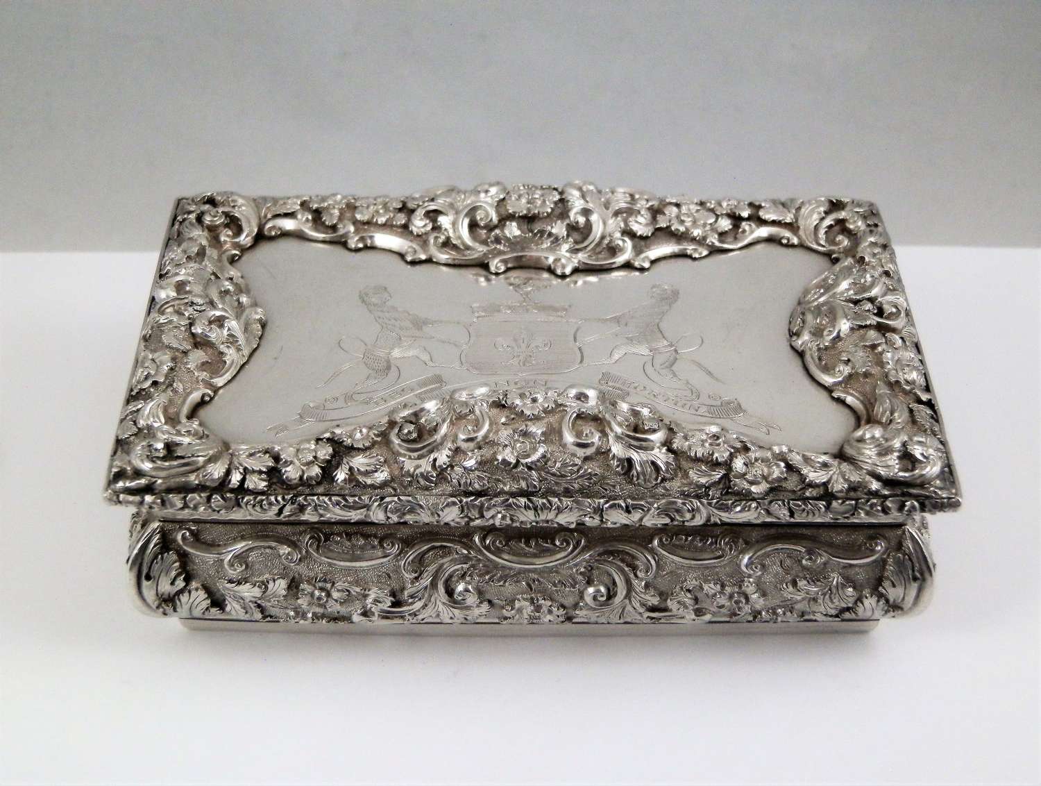Large Victorian silver presentation table snuff box, Birmingham 1843