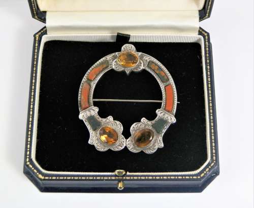 A Scottish Victorian silver agate penannular style brooch, c1880