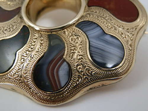 Victorian gold Scottish agate brooch, c.1880