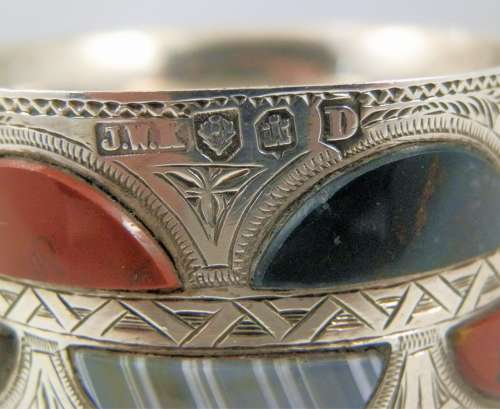Scottish Edwardian silver and agate napkin ring, Edinburgh 1904