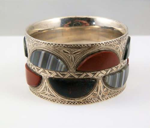 Scottish Edwardian silver and agate napkin ring, Edinburgh 1904