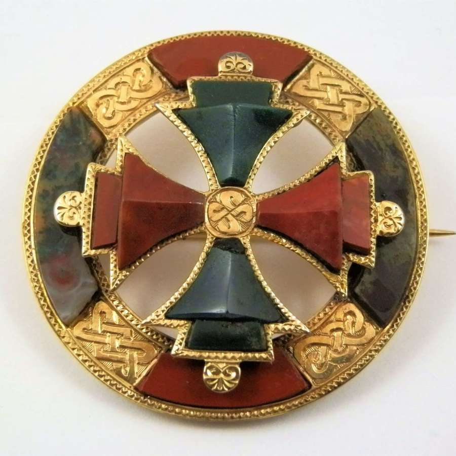 Scottish gold agate brooch. c.1880