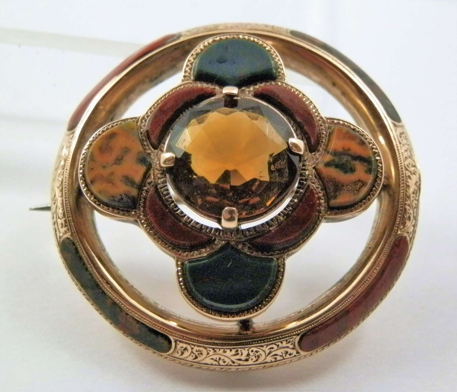 Scottish gold, agate and citrine brooch. c.1880