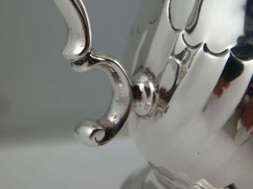 Edwardian silver half pint tankard, London 1908, Hunt & Roskill