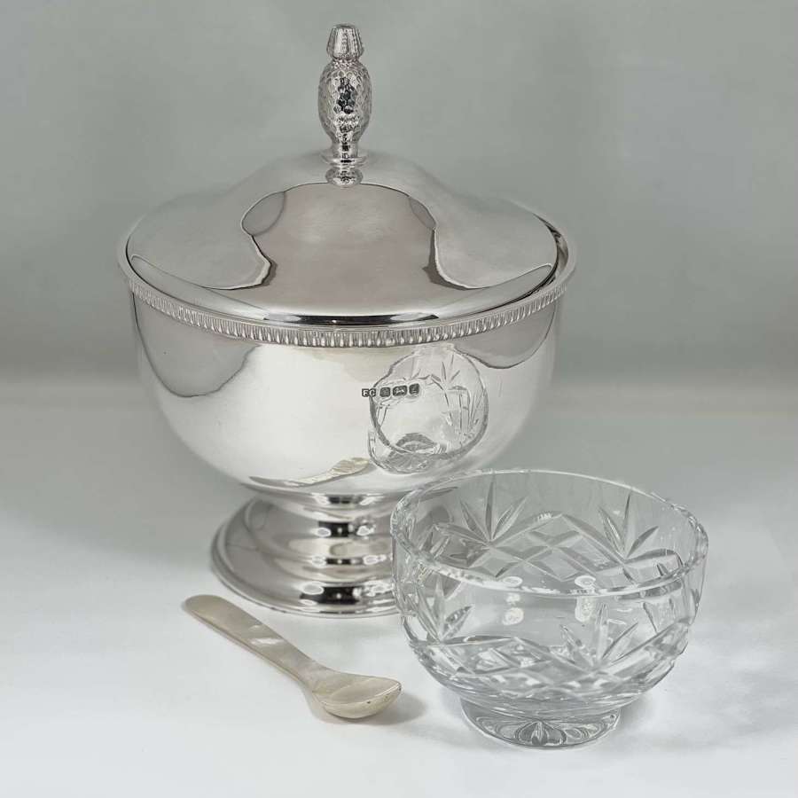 Elizabeth II silver and glass caviar bowl, Sheffield 1985