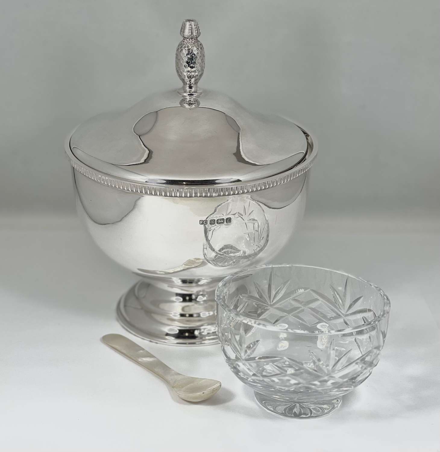 Elizabeth II silver and glass caviar bowl, Sheffield 1985