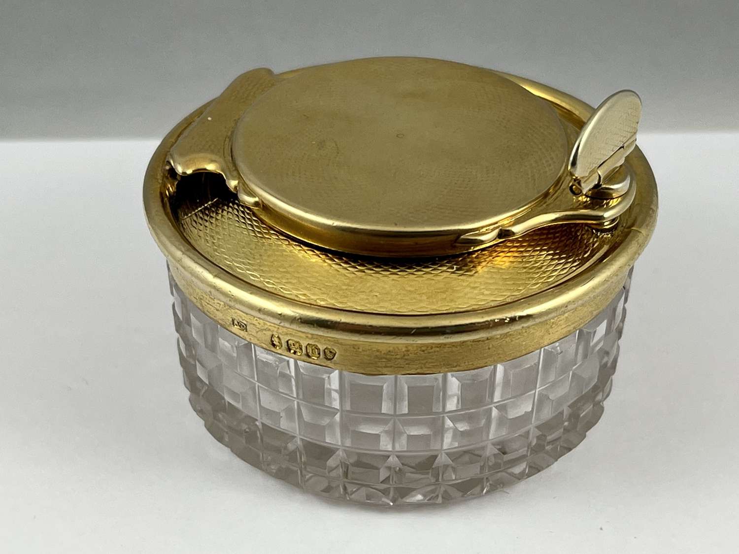 George IV silver gilt travelling ink well, London 1828.