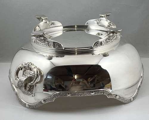 George V silver celtic revival fruit bowl, Elkington 1913