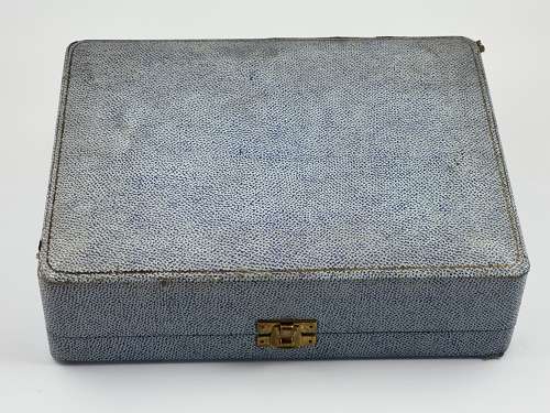 Cased 9 piece silver condiment set by Henderson & Sorley. Glasgow 1936