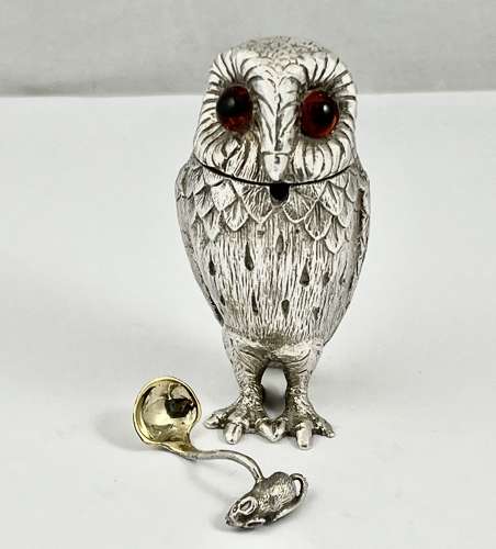 Elizabeth II set of silver Owl condiments, Richard Comyns 1969
