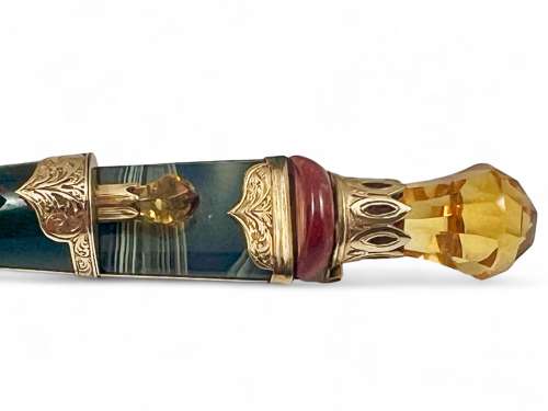 Victorian Scottish antique gold and agate kiltpin, c.1860