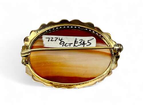 Victorian 9ct gold and banded agate brooch c. 1880
