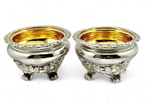 George IV pair of silver salt bowls by Robert Hennell, London 1822.
