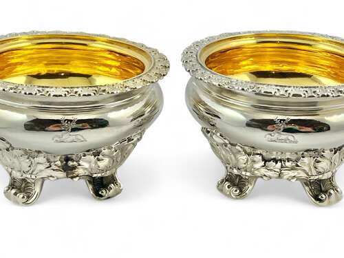 George IV pair of silver salt bowls by Robert Hennell, London 1822.