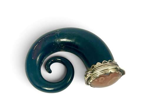 Victorian antique Scottish small horn snuff mull, c.1886